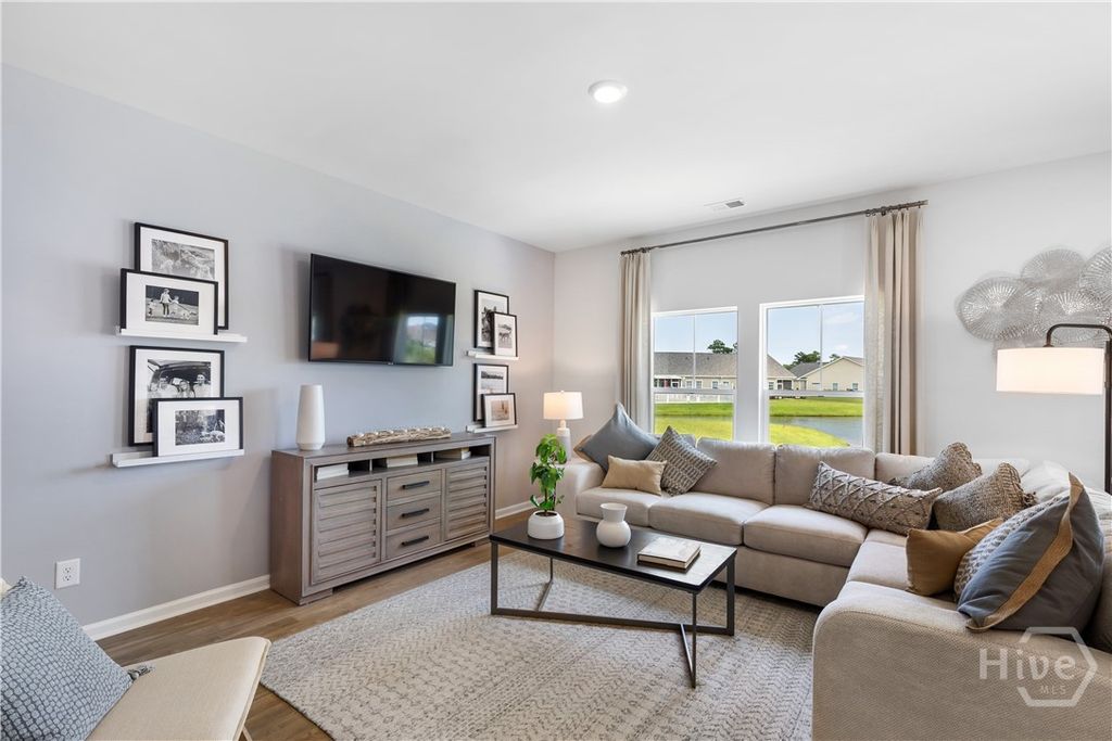 Image 4 of property listing at 170 Geranium Way, Savannah, GA 31302
