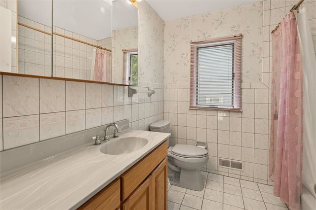 162 Belcoda Dr, Irondequoit, NY 14617