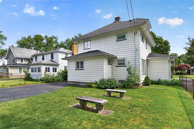 162 Belcoda Dr, Irondequoit, NY 14617