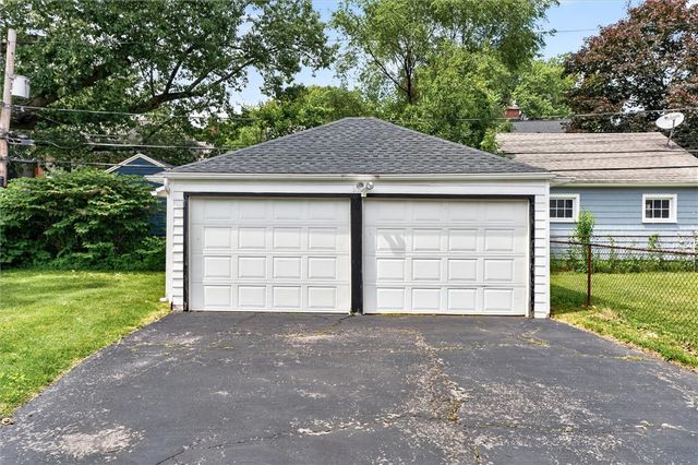 162 Belcoda Dr, Irondequoit, NY 14617