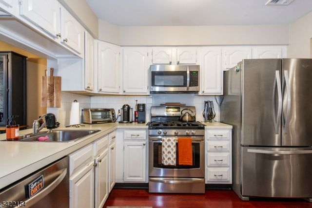 117 Quartz Ln 117, Paterson City, NJ 07501