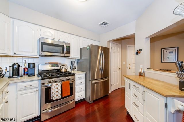 117 Quartz Ln 117, Paterson City, NJ 07501