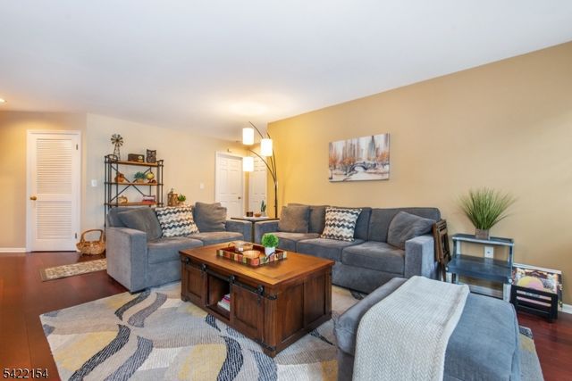 117 Quartz Ln 117, Paterson City, NJ 07501