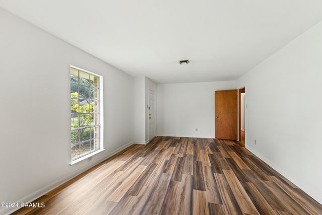 227 Meadow Lane, Lafayette, LA 70506
