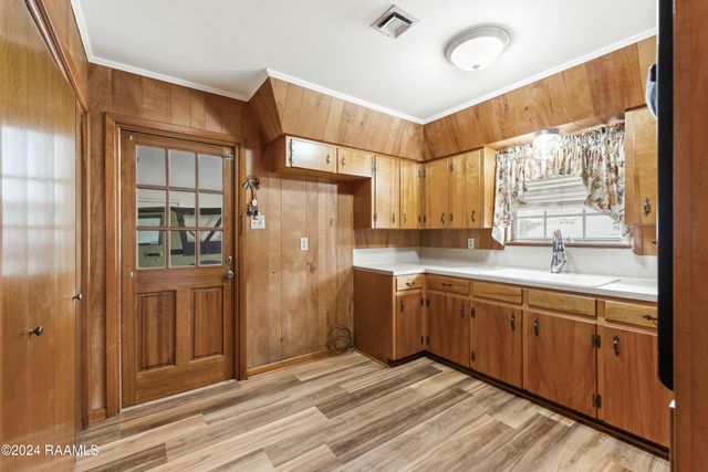 227 Meadow Lane, Lafayette, LA 70506