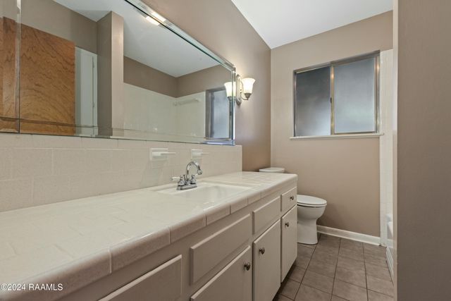 227 Meadow Lane, Lafayette, LA 70506