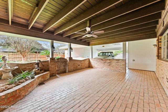 227 Meadow Lane, Lafayette, LA 70506