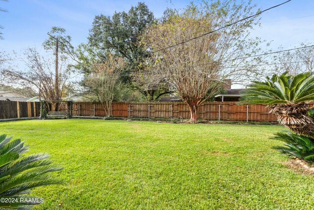 227 Meadow Lane, Lafayette, LA 70506