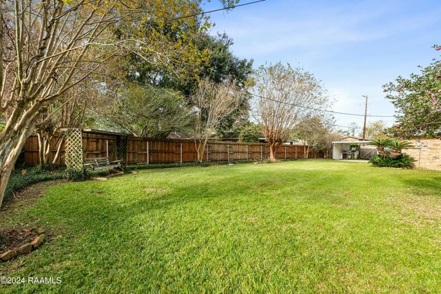 227 Meadow Lane, Lafayette, LA 70506