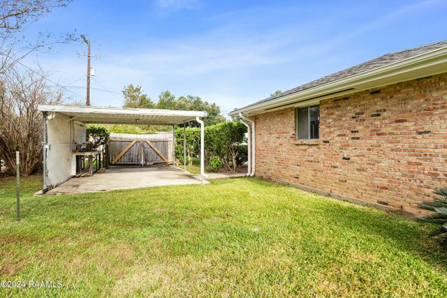 227 Meadow Lane, Lafayette, LA 70506