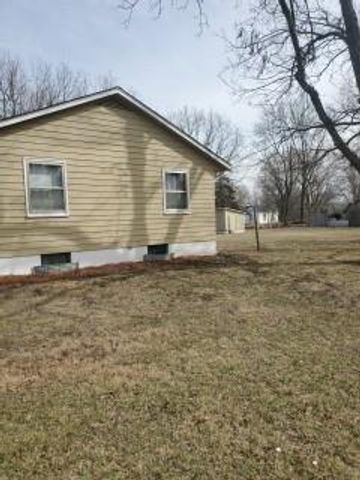 601 E Swan Street, Lacygne, KS 66040