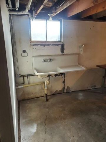 601 E Swan Street, Lacygne, KS 66040