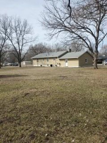 601 E Swan Street, Lacygne, KS 66040
