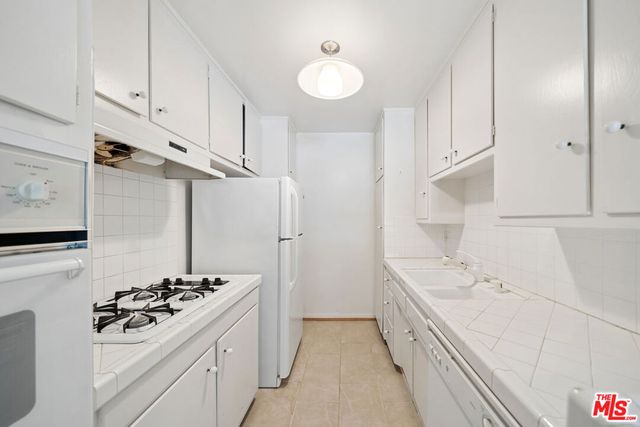 1520 N Hayworth Avenue 4, Los Angeles, CA 90046