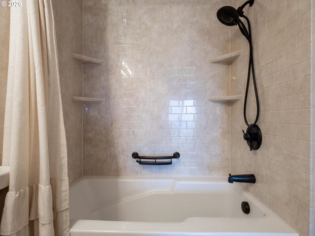 8718 Ne 17TH St, Vancouver, WA 98664