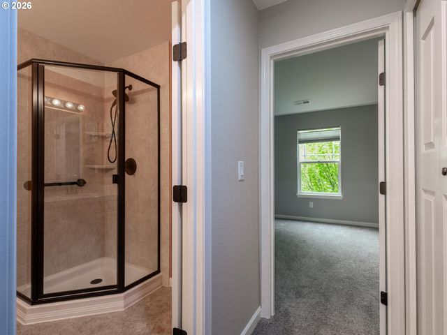 8718 Ne 17TH St, Vancouver, WA 98664