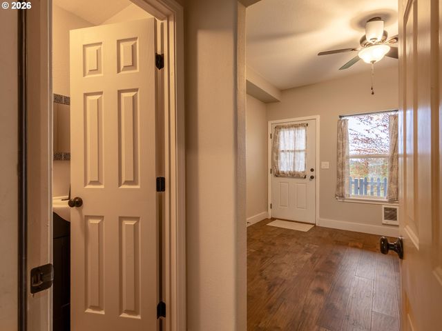 8718 Ne 17TH St, Vancouver, WA 98664