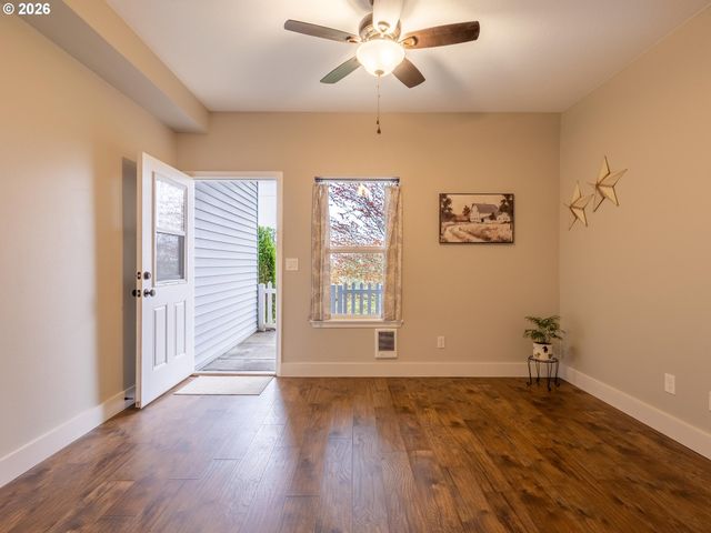 8718 Ne 17TH St, Vancouver, WA 98664