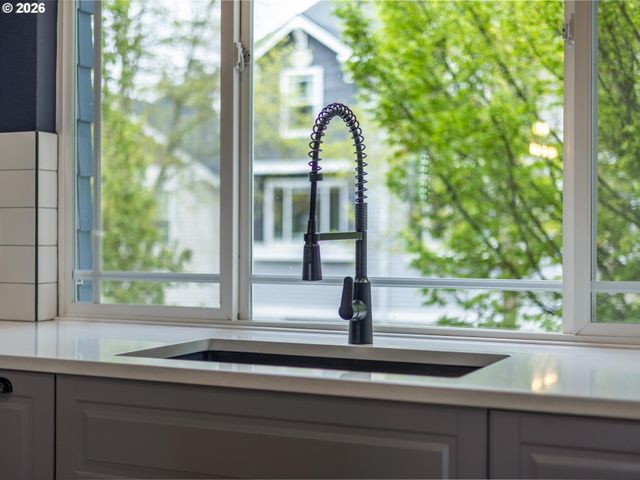 8718 Ne 17TH St, Vancouver, WA 98664