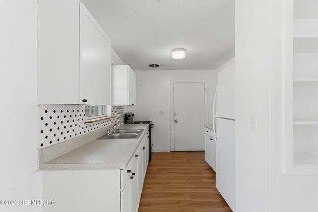 8843 DARLINGTON Drive, Jacksonville, FL 32208