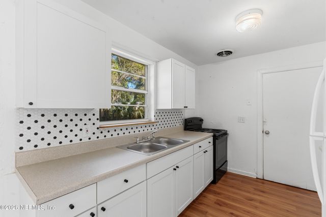 8843 DARLINGTON Drive, Jacksonville, FL 32208