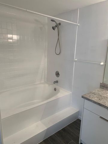 645 Executive Center Drive R202, West Palm Beach, FL 33401