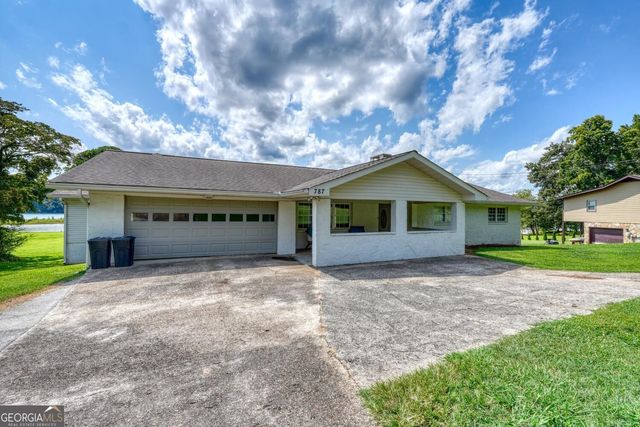 787 Hiawassee Estates Drive, Hiawassee, GA 30546