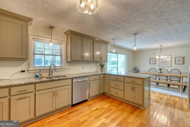 787 Hiawassee Estates Drive, Hiawassee, GA 30546