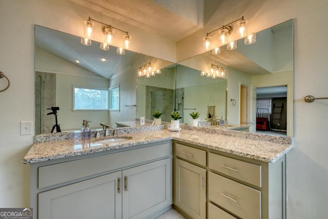 787 Hiawassee Estates Drive, Hiawassee, GA 30546
