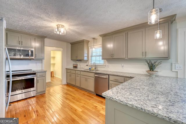 787 Hiawassee Estates Drive, Hiawassee, GA 30546