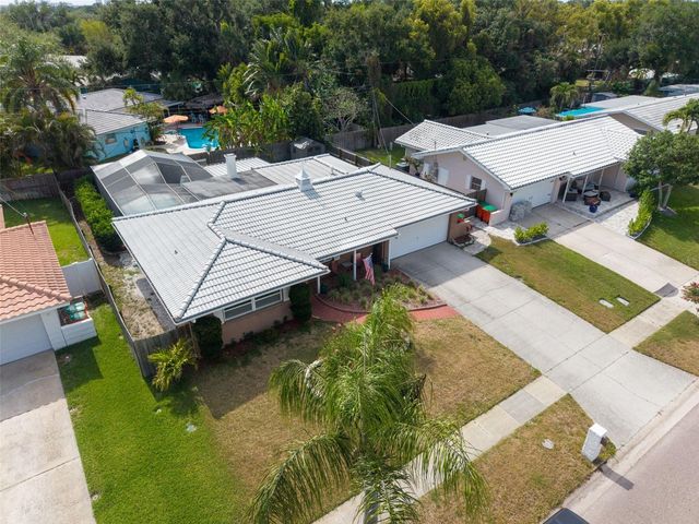 5676 WILLIAMS BOULEVARD, Seminole, FL 33772