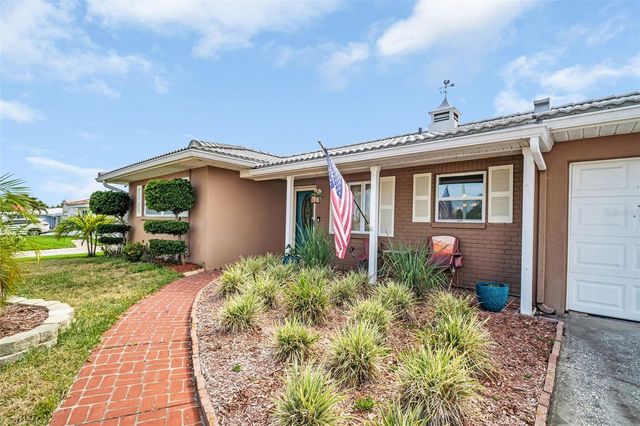 5676 WILLIAMS BOULEVARD, Seminole, FL 33772