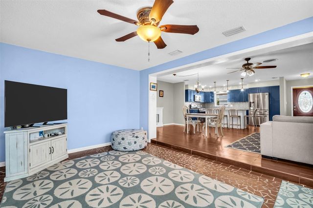 5676 WILLIAMS BOULEVARD, Seminole, FL 33772