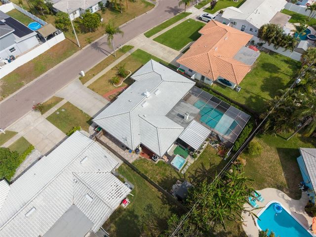 5676 WILLIAMS BOULEVARD, Seminole, FL 33772