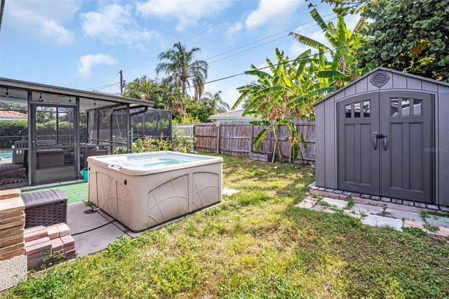 5676 WILLIAMS BOULEVARD, Seminole, FL 33772