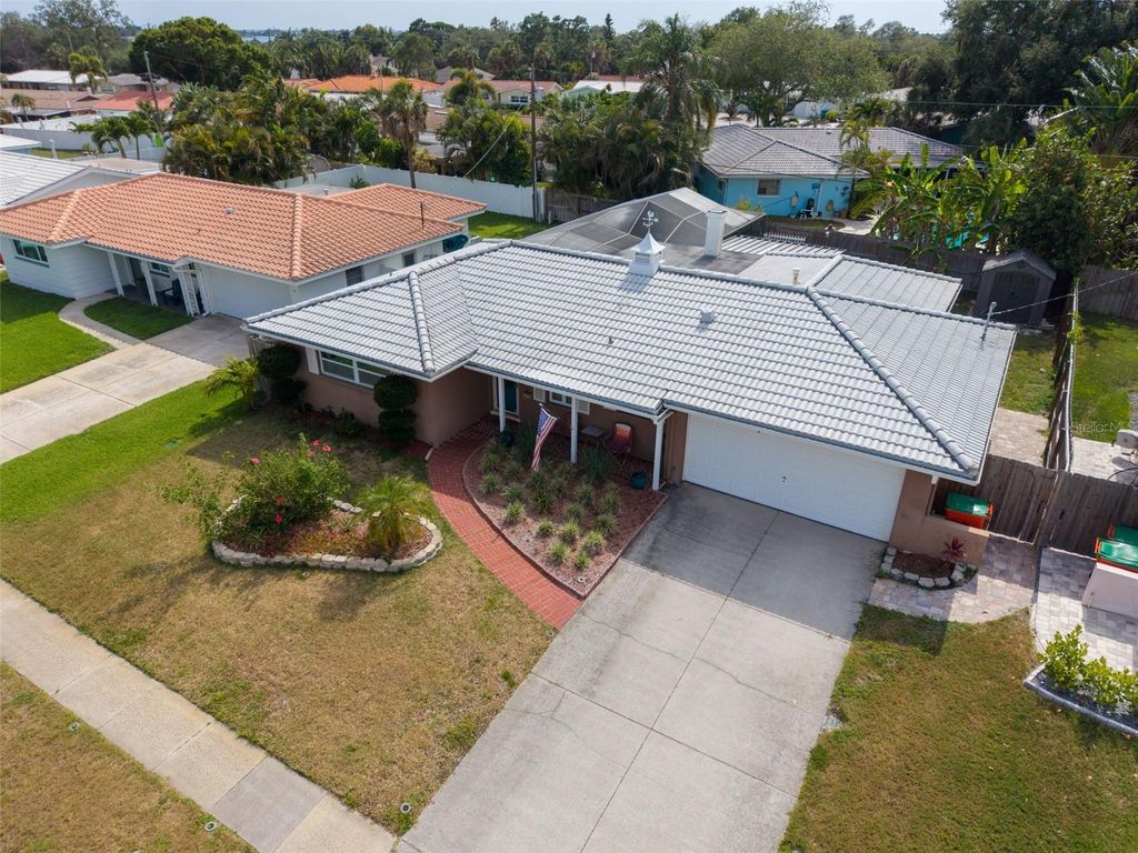5676 WILLIAMS BOULEVARD, Seminole, FL 33772