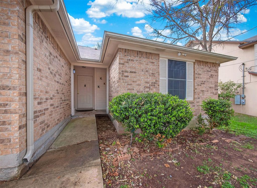 103 Songbird CT, Cedar Creek, TX 78612