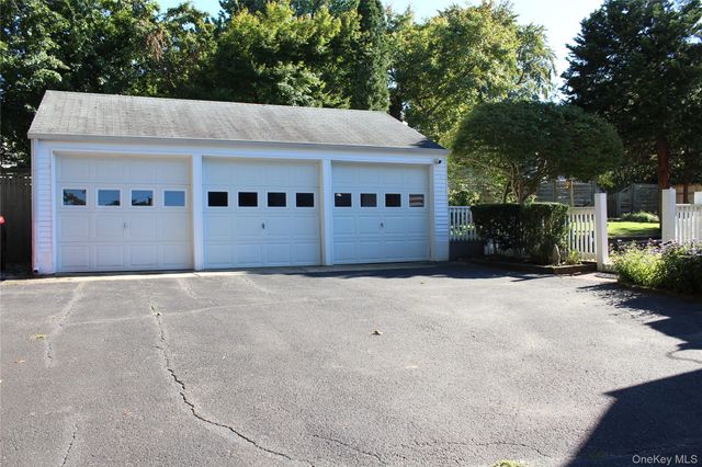 30 Randou Drive, Huntington, NY 11743