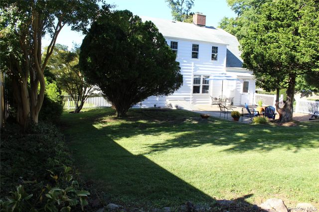 30 Randou Drive, Huntington, NY 11743