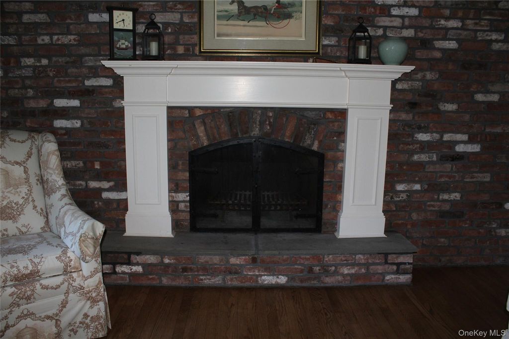 30 Randou Drive, Huntington, NY 11743 — photo 5