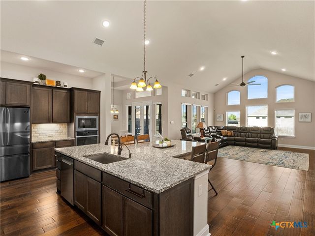 3235 Jasons Way, Marion, TX 78124