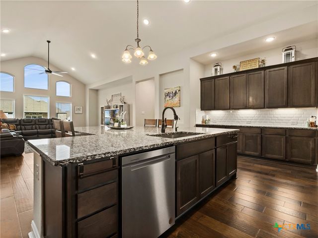 3235 Jasons Way, Marion, TX 78124