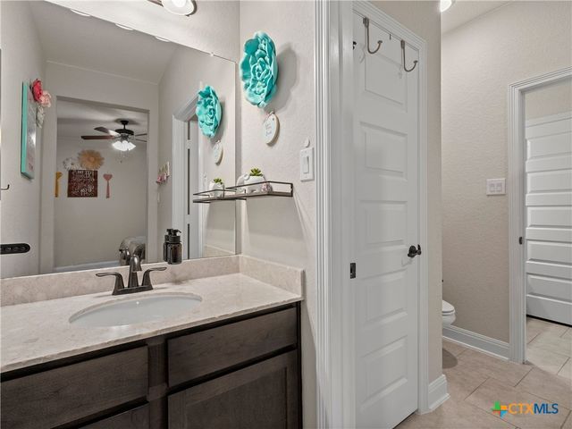 3235 Jasons Way, Marion, TX 78124