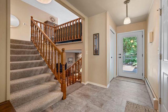 2824 Fernwood Street, Roseville, MN 55113