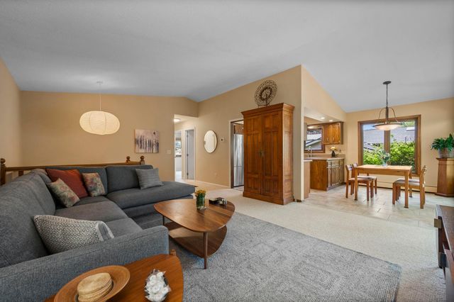 2824 Fernwood Street, Roseville, MN 55113