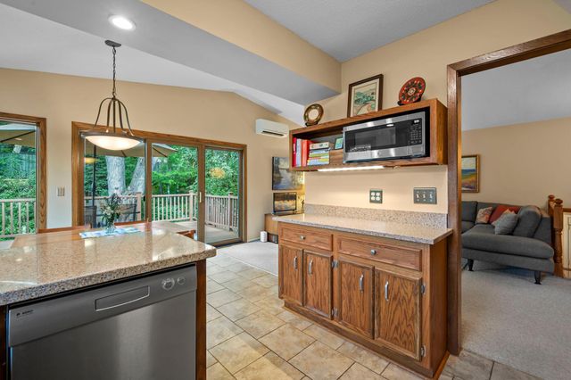 2824 Fernwood Street, Roseville, MN 55113