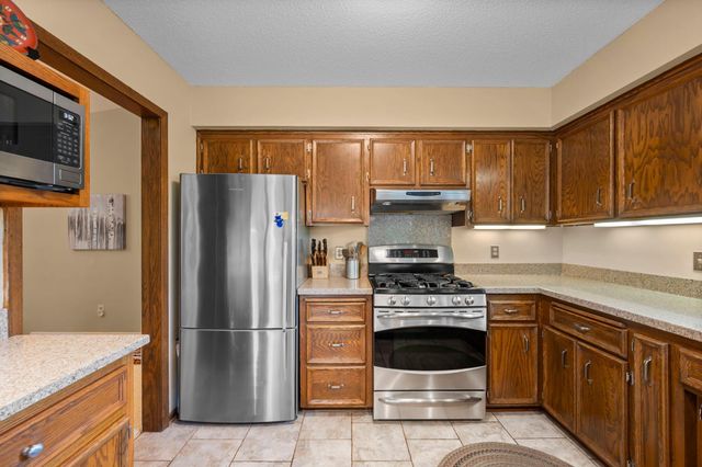 2824 Fernwood Street, Roseville, MN 55113