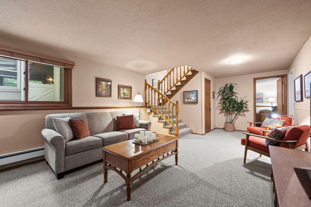 2824 Fernwood Street, Roseville, MN 55113