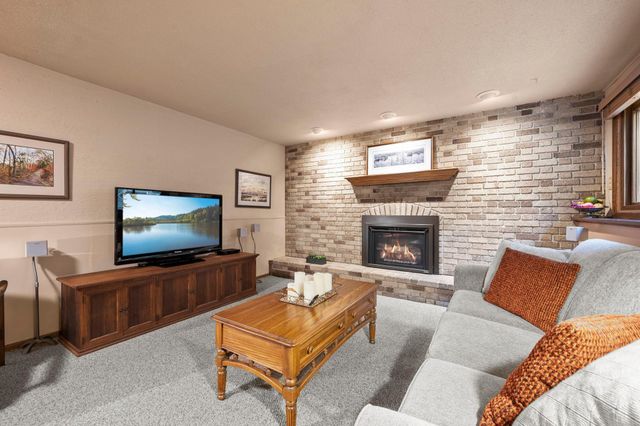 2824 Fernwood Street, Roseville, MN 55113