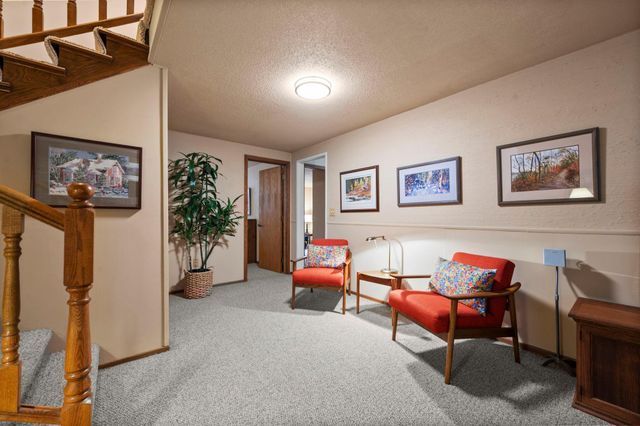 2824 Fernwood Street, Roseville, MN 55113